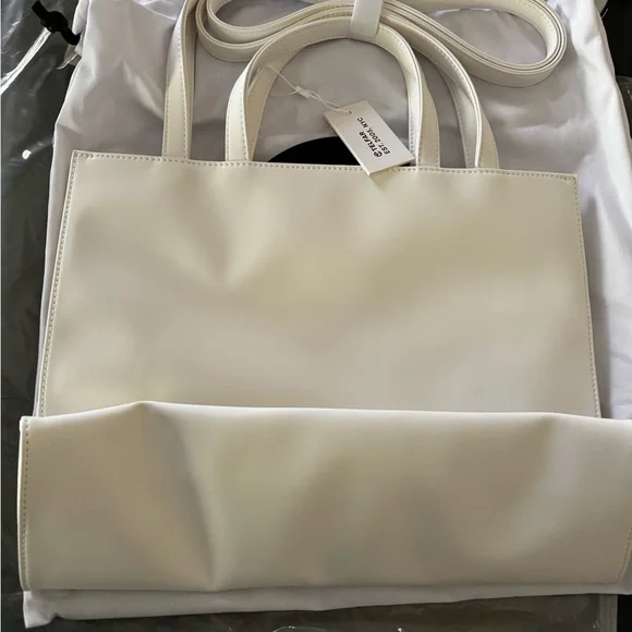 Telfar: Medium Shopping Bag - White